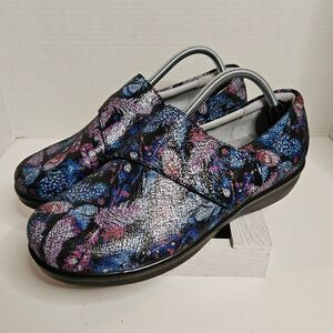 Alegria nurse work shoes slip on clog. Floral pixels. Size 41W